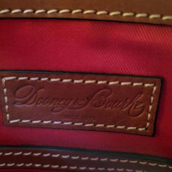 DOONEY & BOURKE PEBBLE GRAIN CAMERON CROSSBODY BAG WITH DUST COVER: CARAMEL NWT - Picture 10 of 13